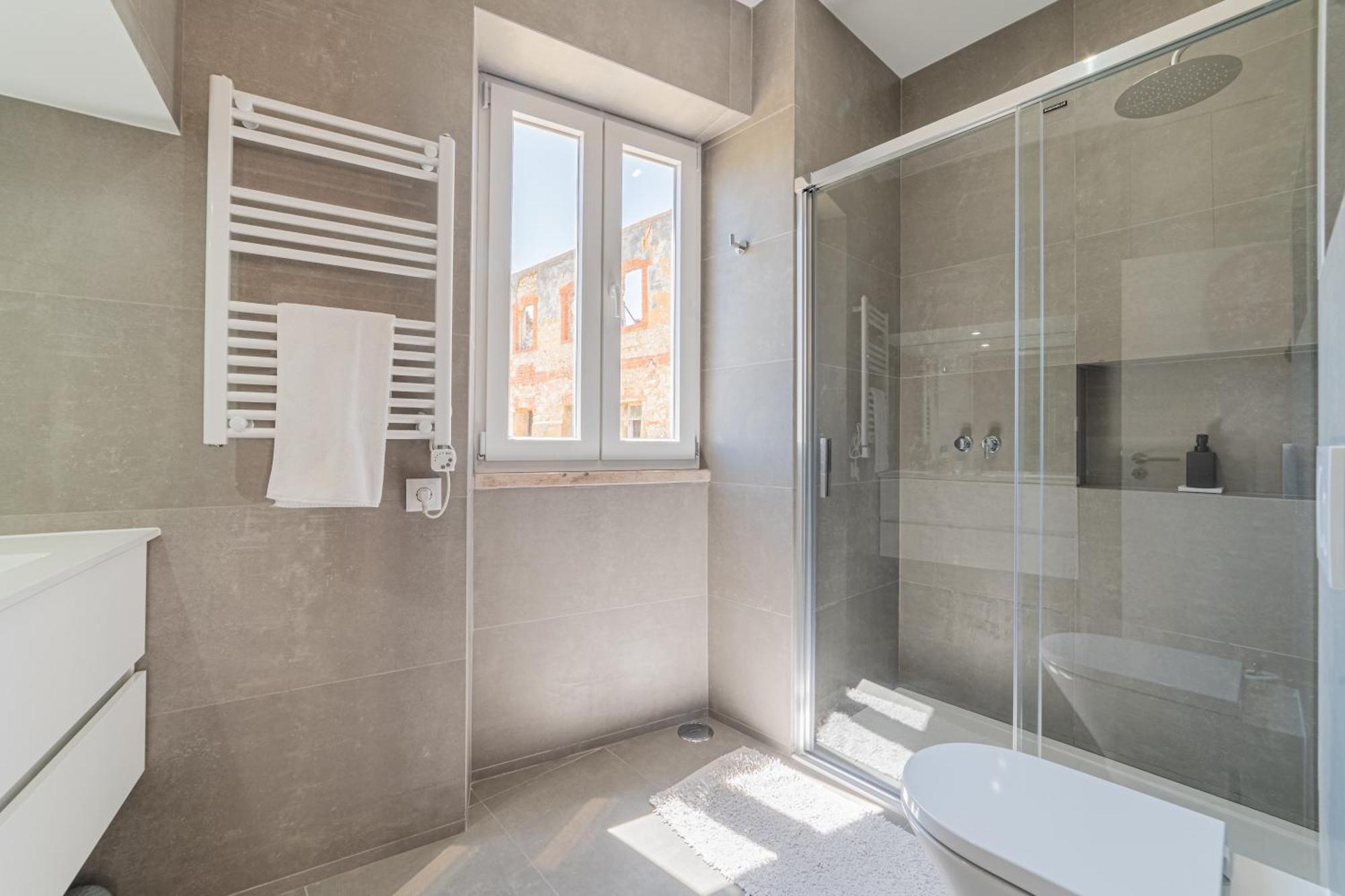 Bright Duplex With Stunning Bridge Views In The History Area Apartment