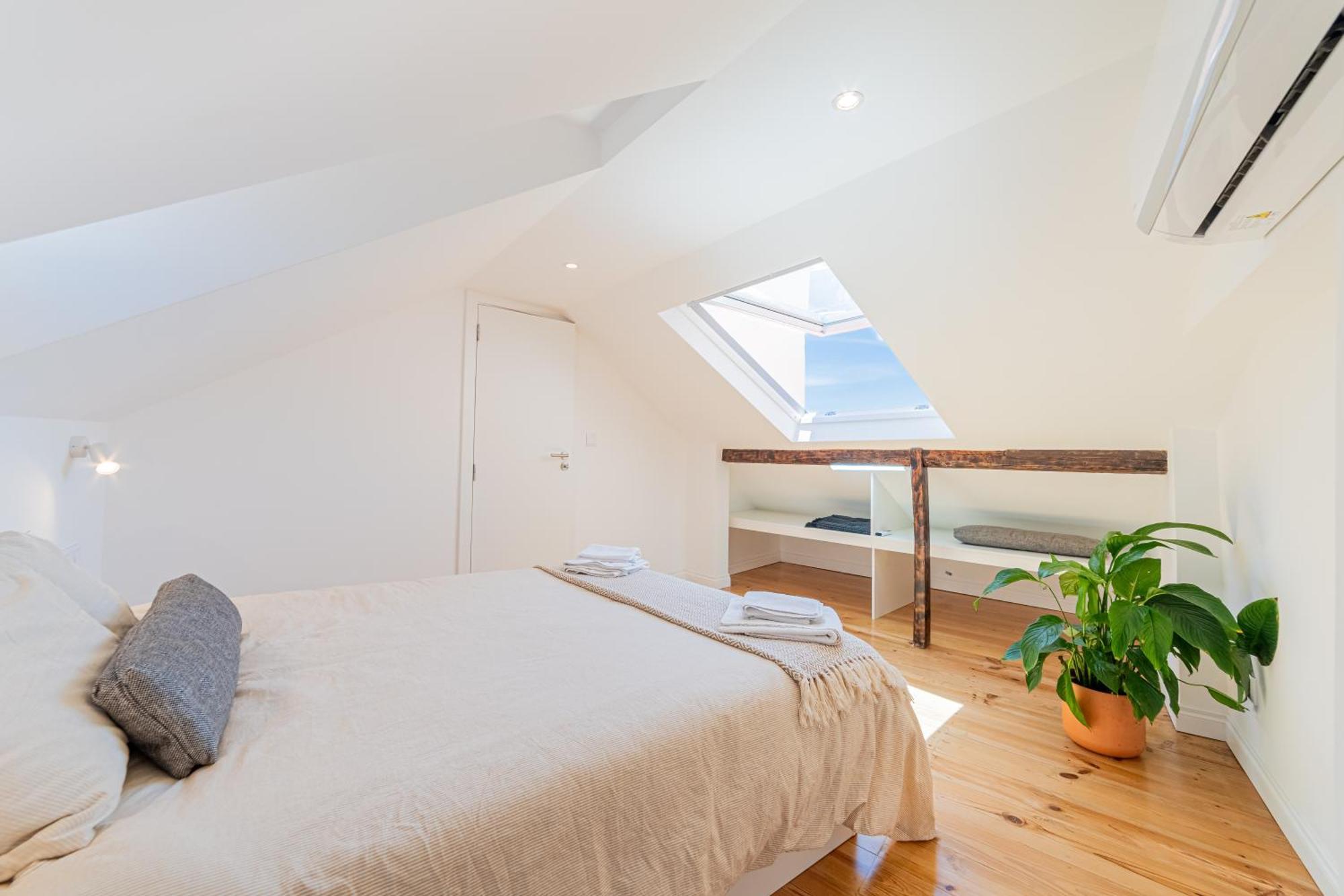 Apartment Bright Duplex With Stunning Bridge Views In The History Area *